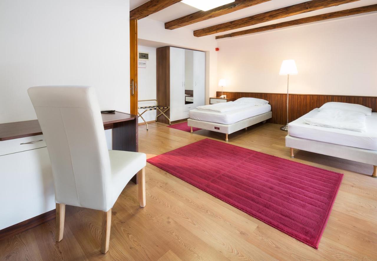Bed and Breakfast Rubra Panzio Vác Zewnętrze zdjęcie